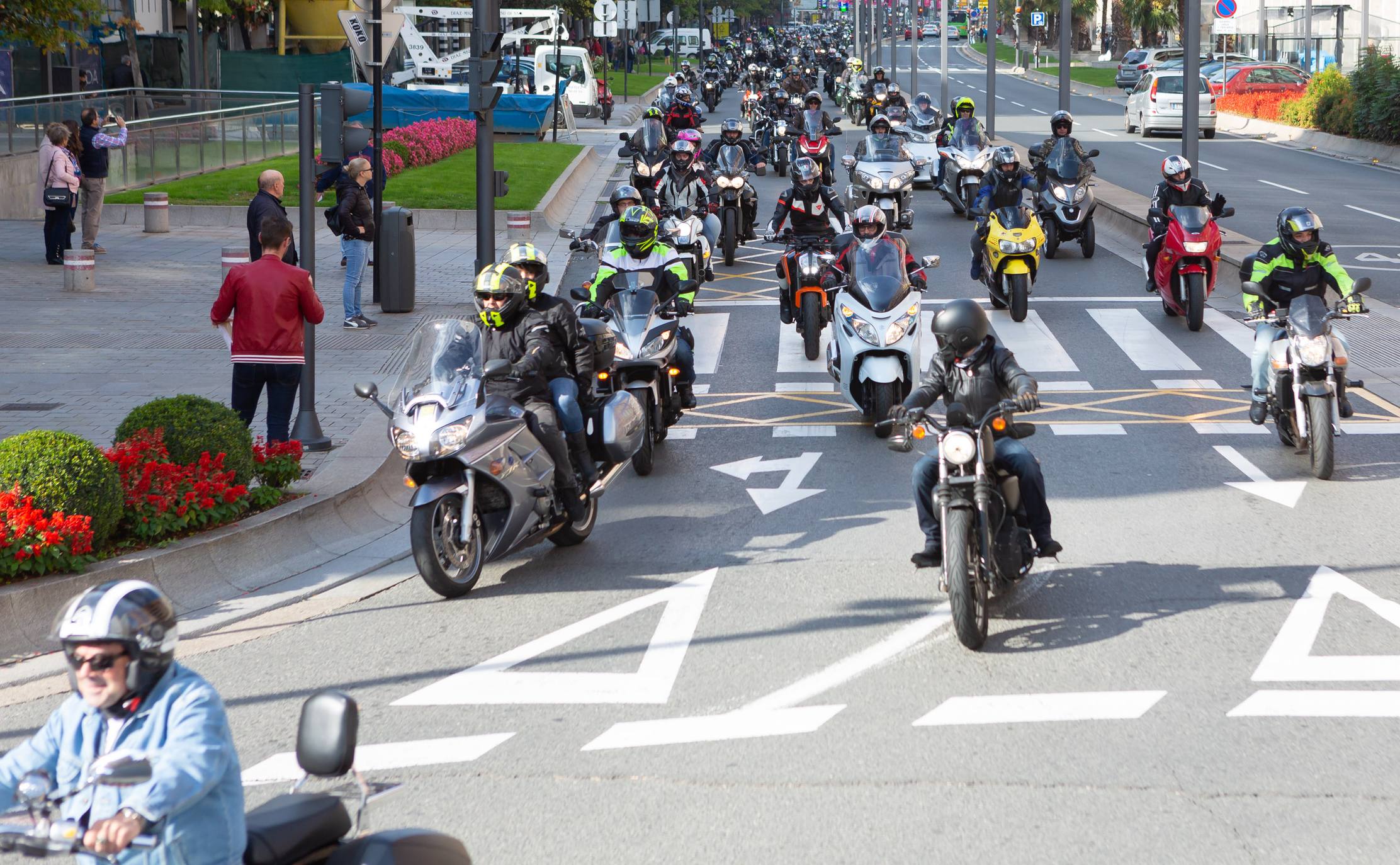 Las calles de la capital se han llenado con el rugido de los motores de las motos. 