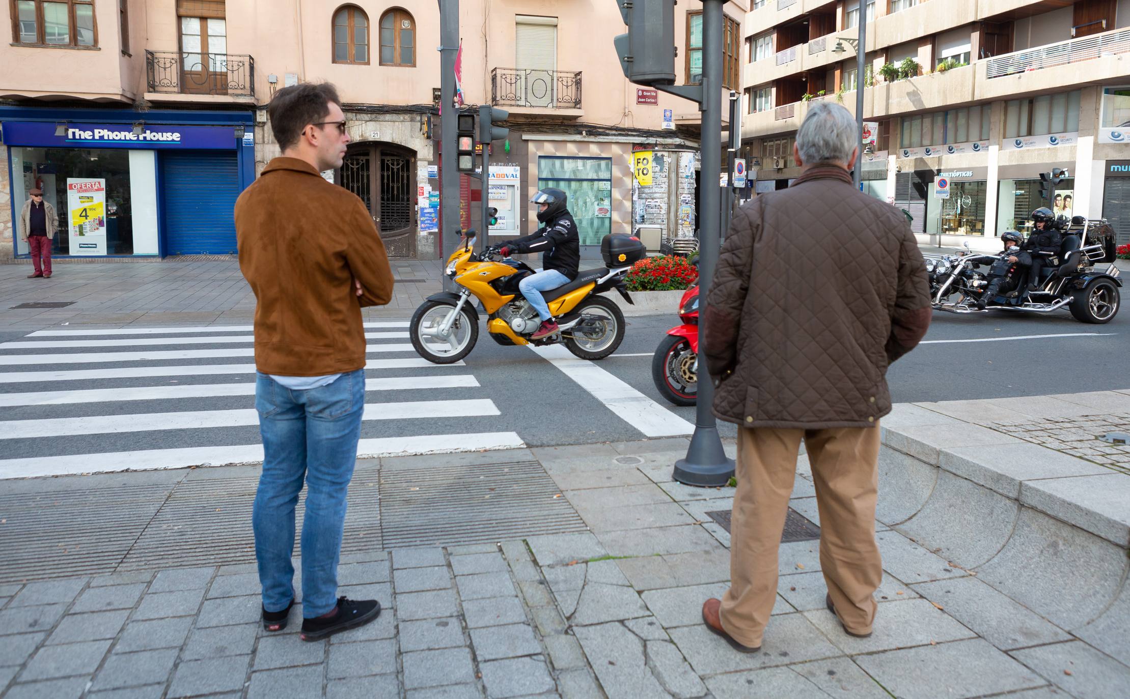 Las calles de la capital se han llenado con el rugido de los motores de las motos. 