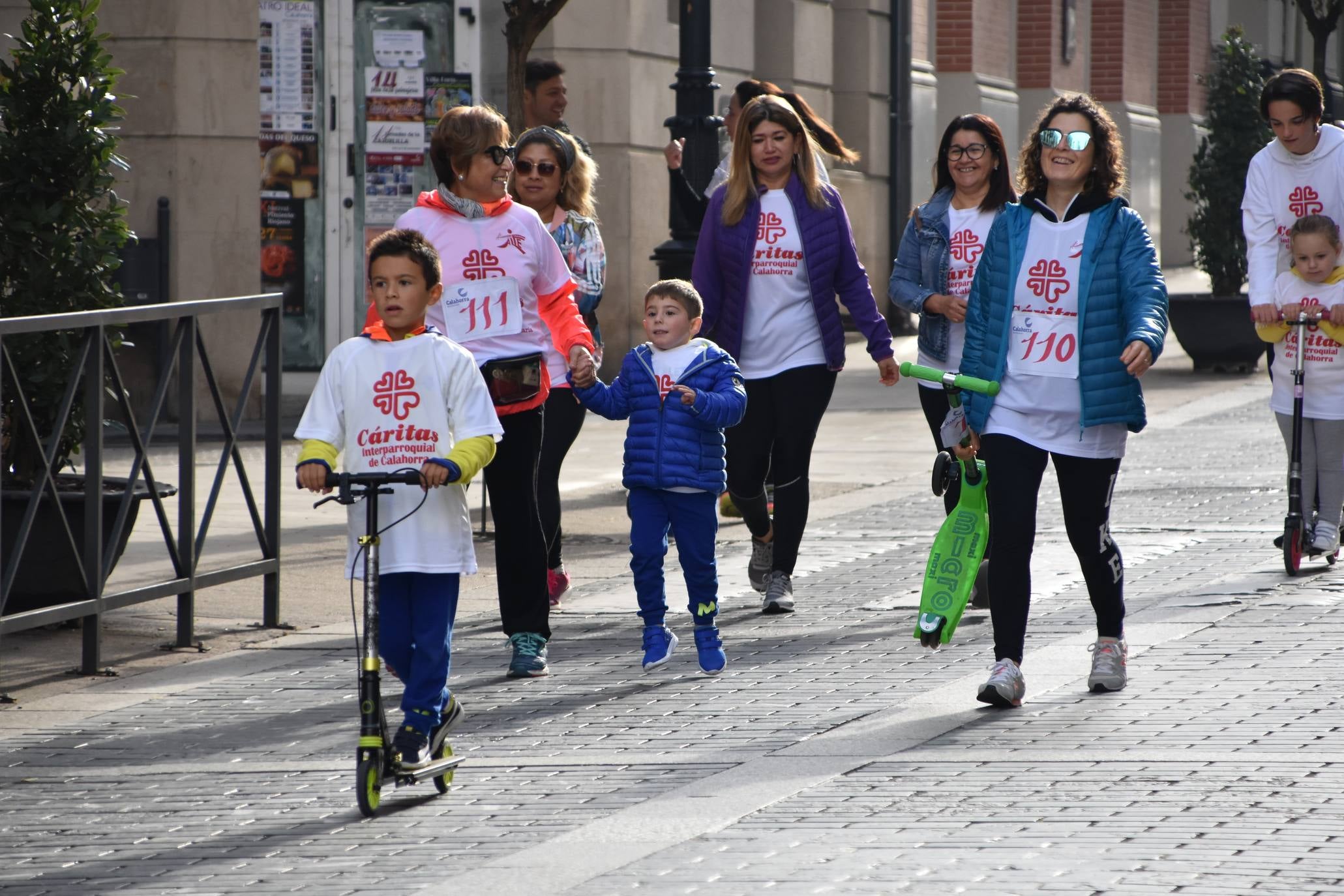 343 personas participaron en la marcha