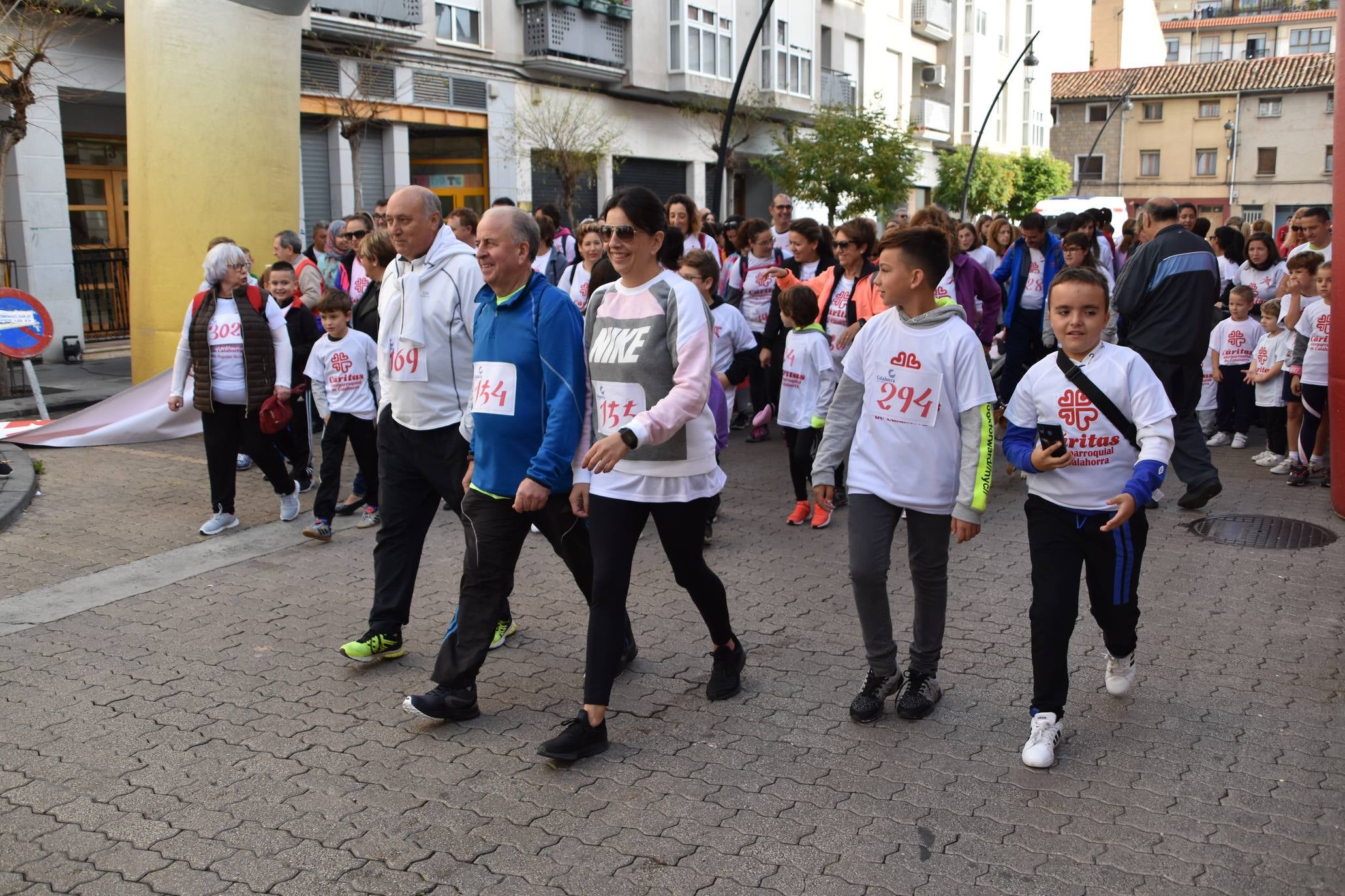 343 personas participaron en la marcha