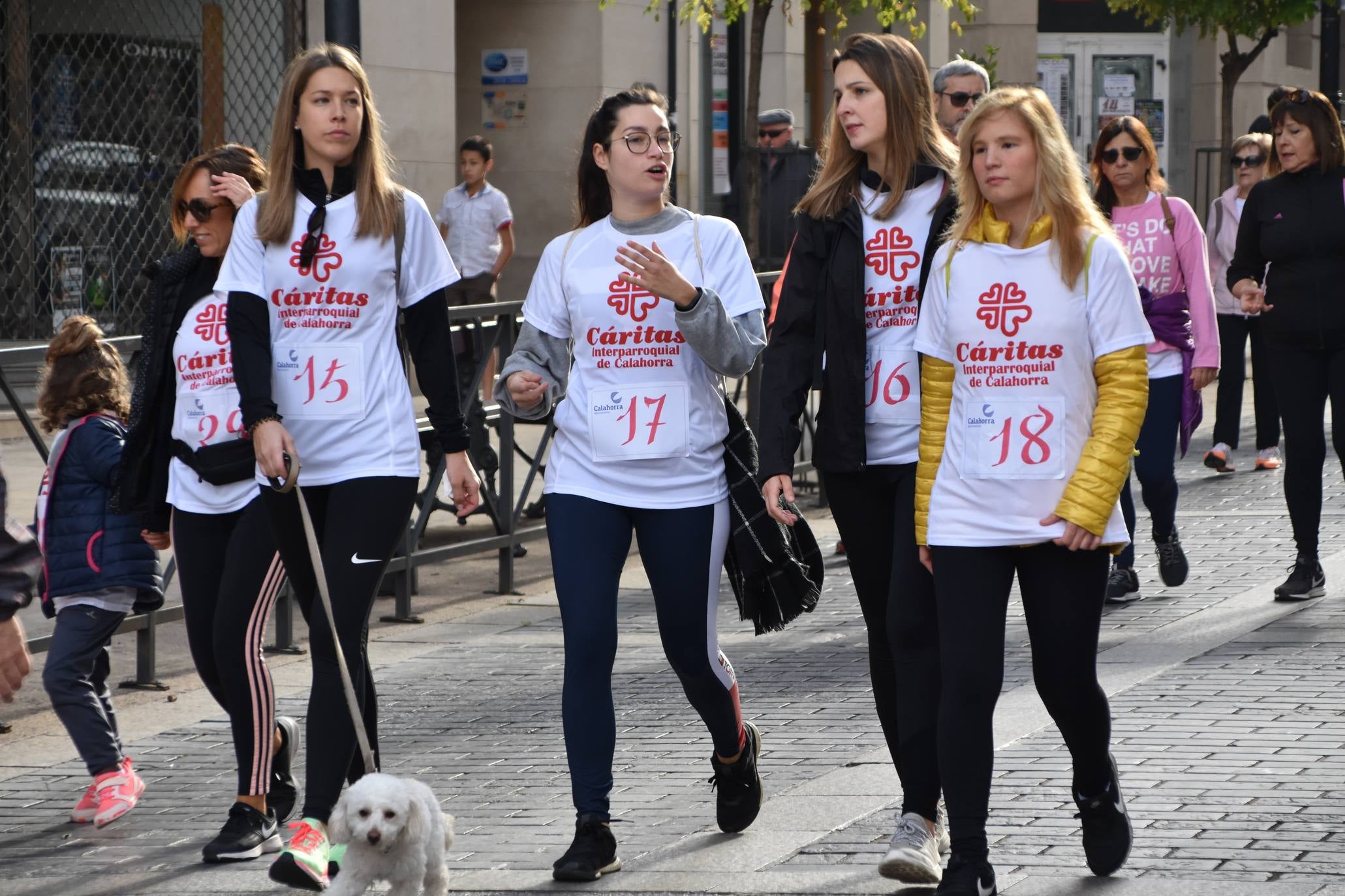 343 personas participaron en la marcha