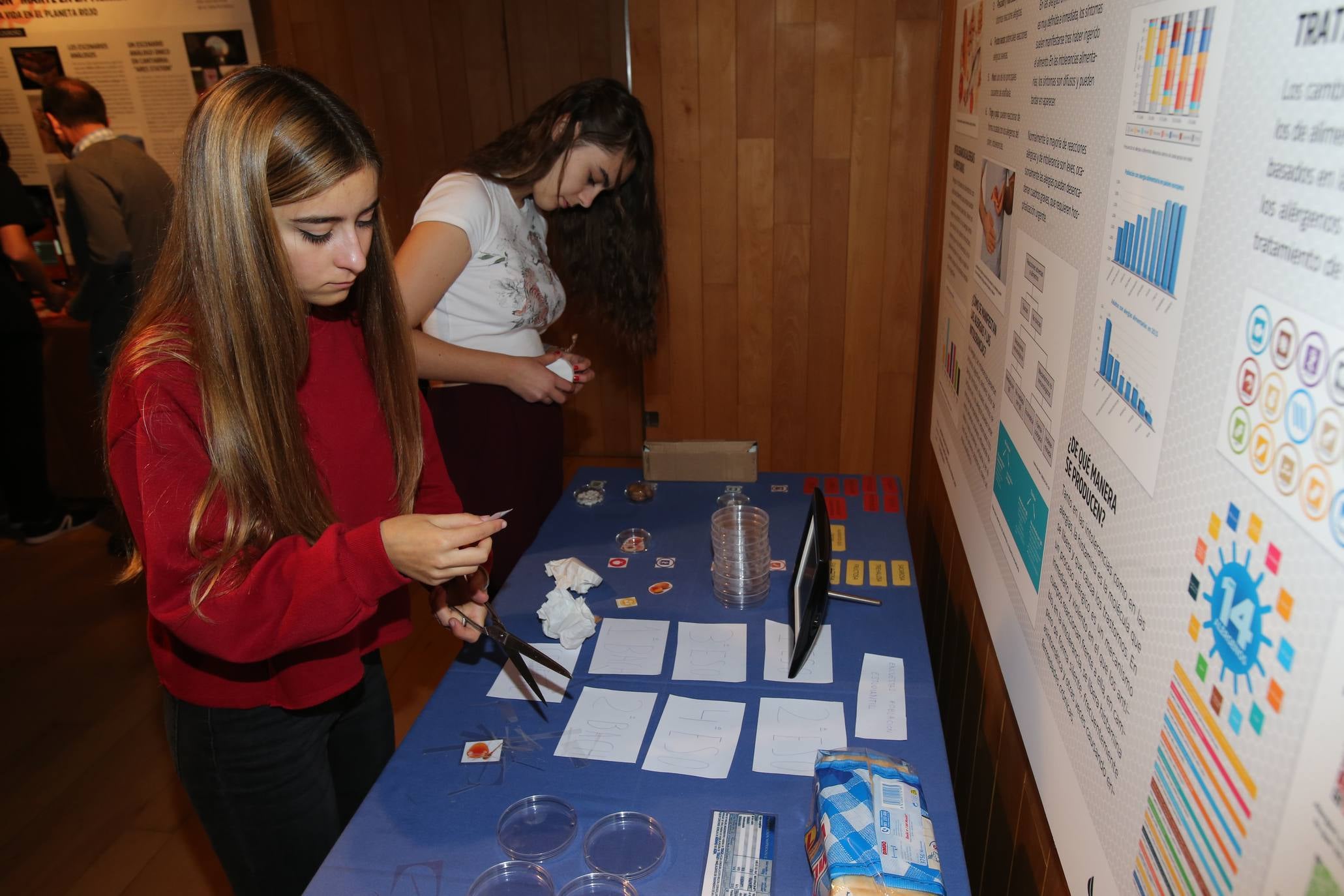 El programa para la difusión de la ciencia y la tecnología de La Rioja cuenta este año con dos exposiciones la primera inaugurada esta mañana