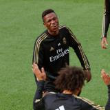 Vinicius, con Marcelo durante un entrenamiento. 