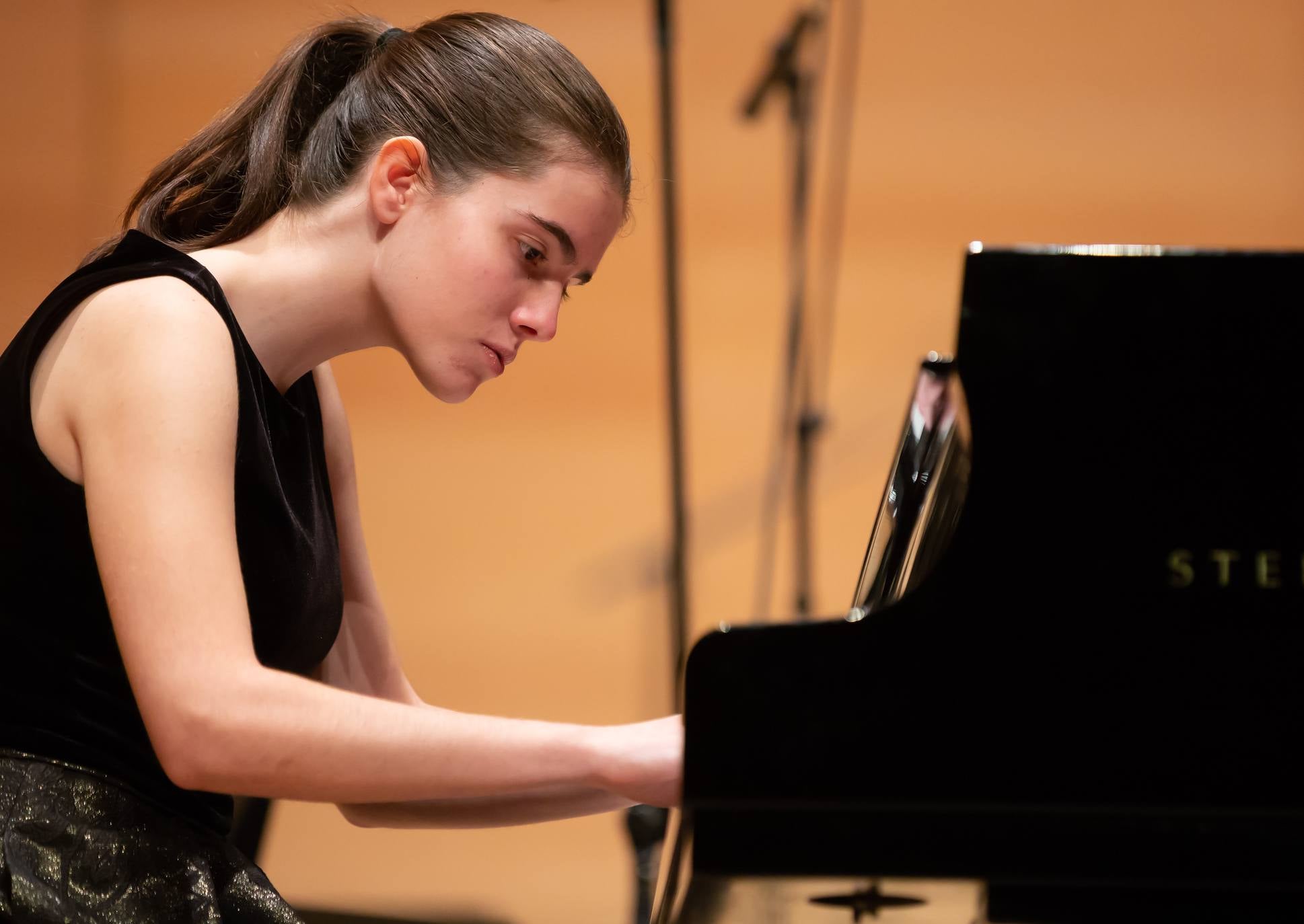 Este miércoles ha tenido lugar en el Riojafórum el festival de piano donde se galardonó a los pianistas vencedores de las diferentes categorías. Una jornada lúdica donde se interpretaron algunas de las piezas más conocidas del género musical