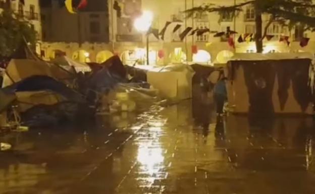 Destrozos por el viento en el Mercado Medieval