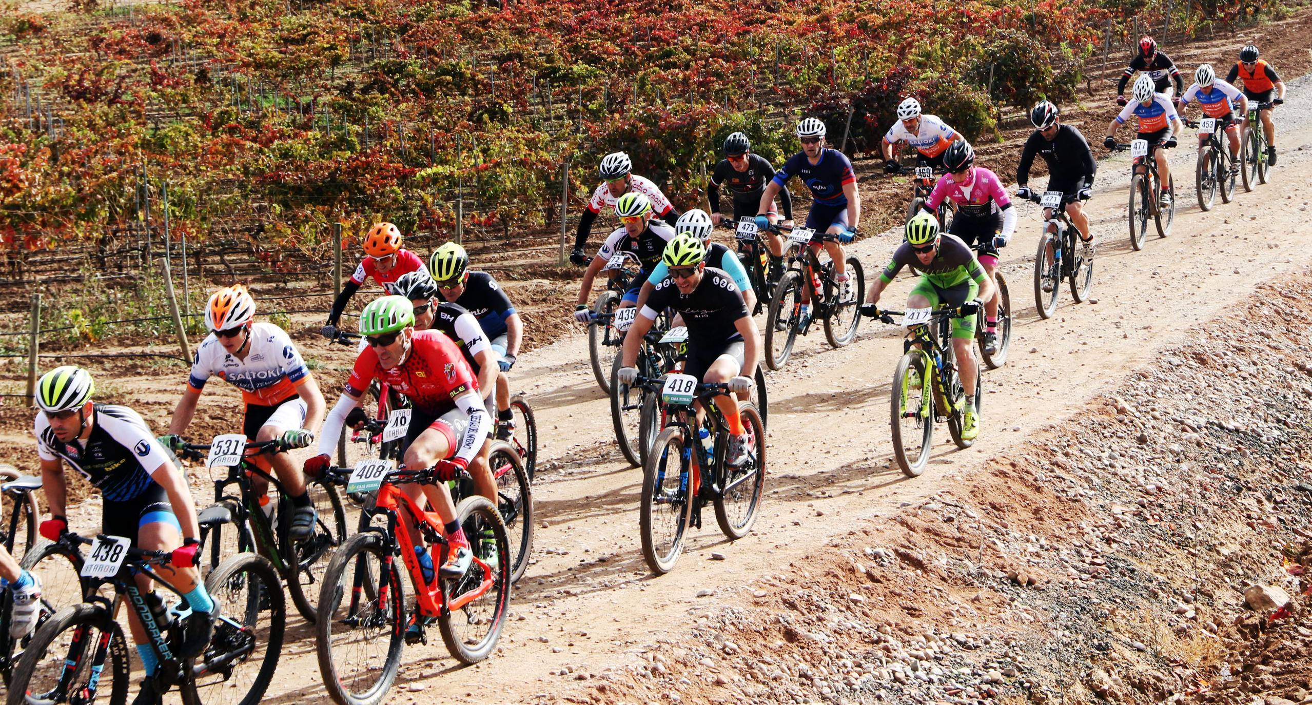 El ciclista logroñés se ha impuesto en el circuito de La Grajera y revalida su victoria en la general. 