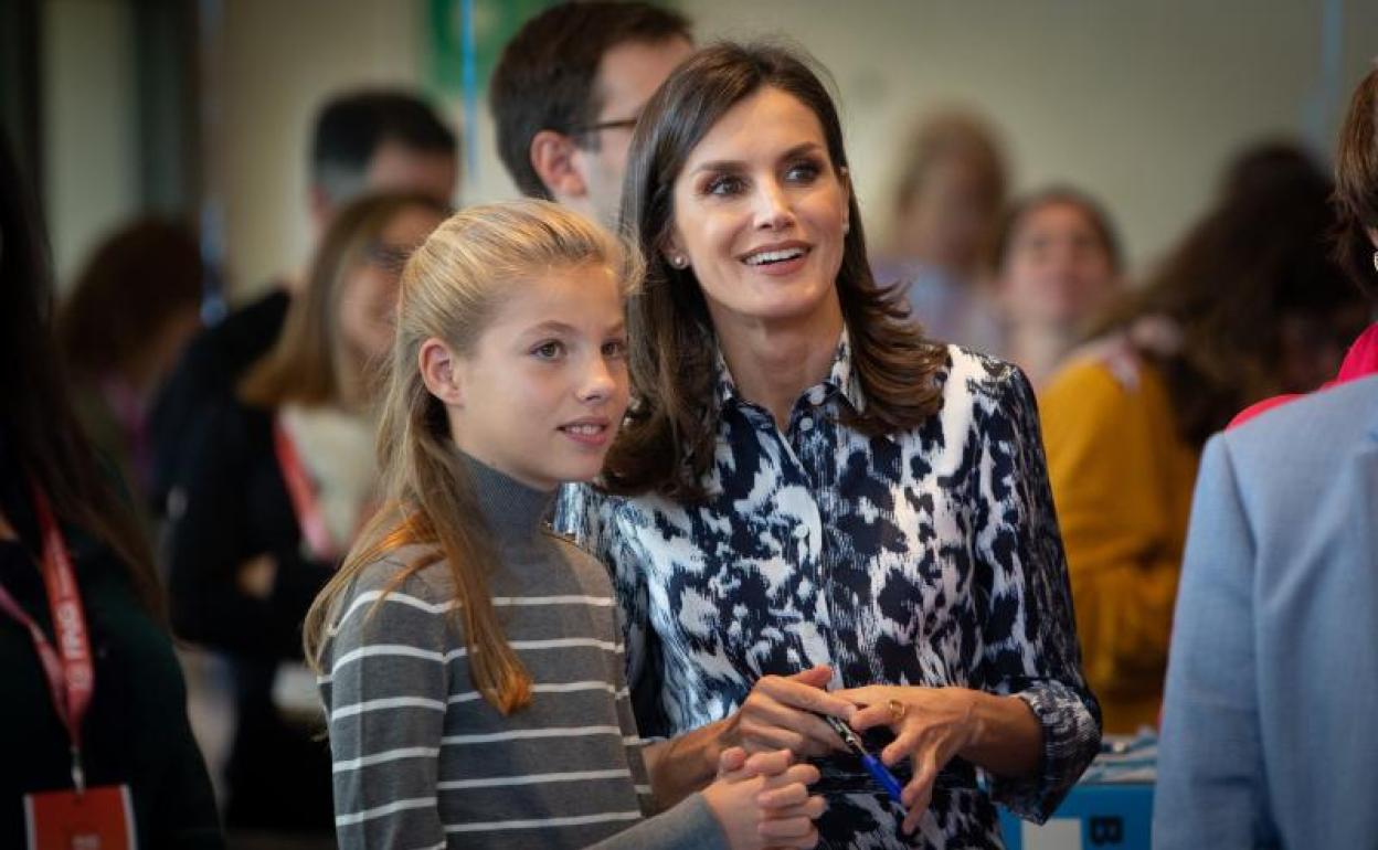 Doña Letizia y la infanta Sofía. 