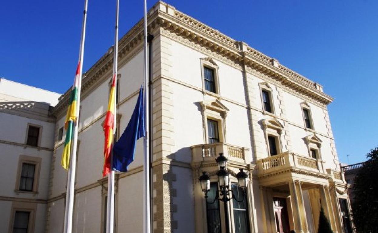 Exterior del Palacete de Gobierno en Vara de Rey. 