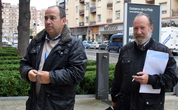 Concejales de Villamediana entrando al juzgado de Logroño a declarar