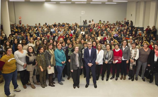 Margarita Salas, ante un auditorio entregado.