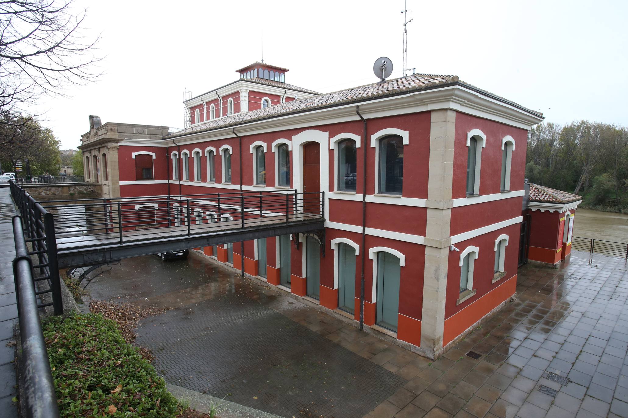 Visita guiada por los edificios del Luis Barrón en Logroño