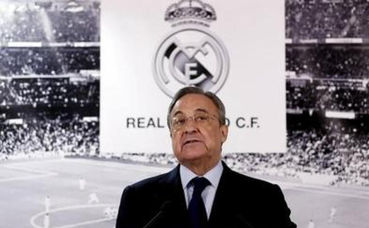 El presidente del Real Madrid, Florentino Pérez, en el Santiago Bernabéu. 