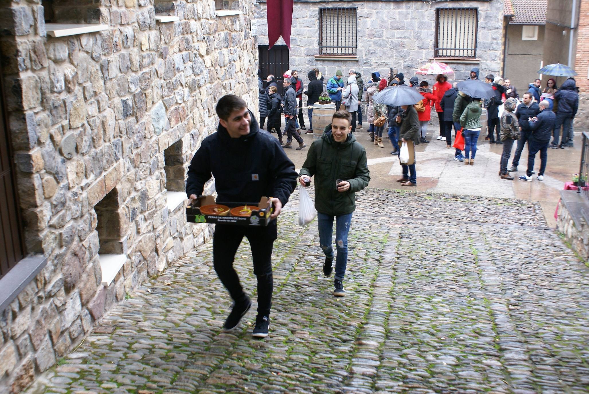 Se han repartido más de 600 raciones de la sabrosa legumbre. 