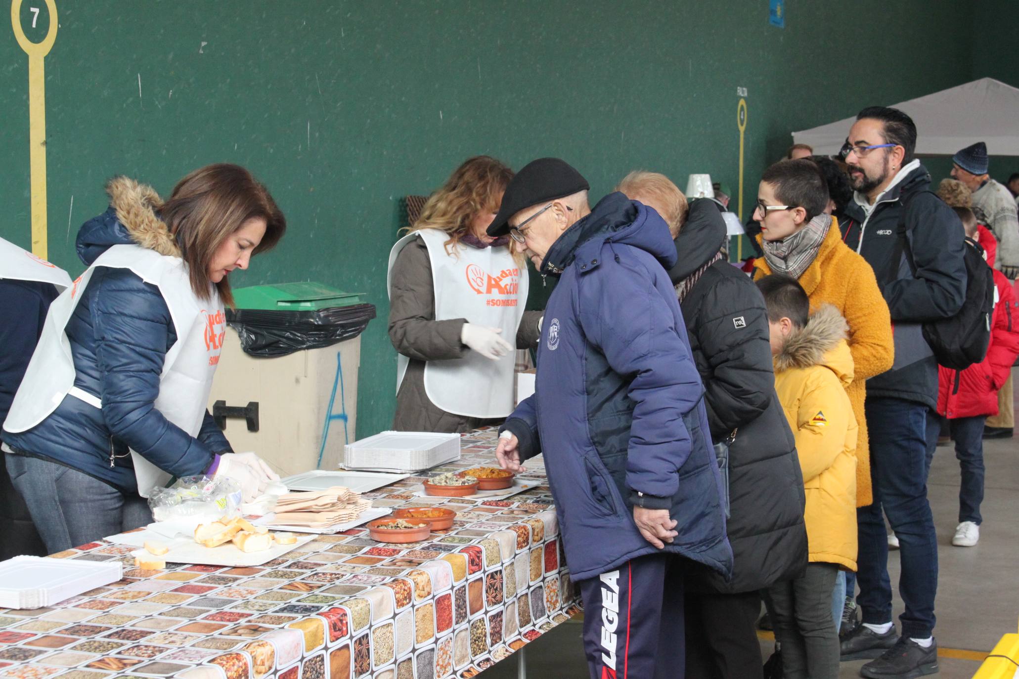 Cientos de personas se han acercado a la localidad riojabajeña. 