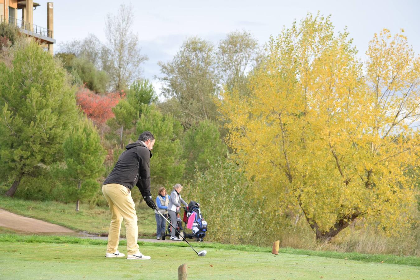 Los jugadores disfrutaron de una gran jornada de golf.