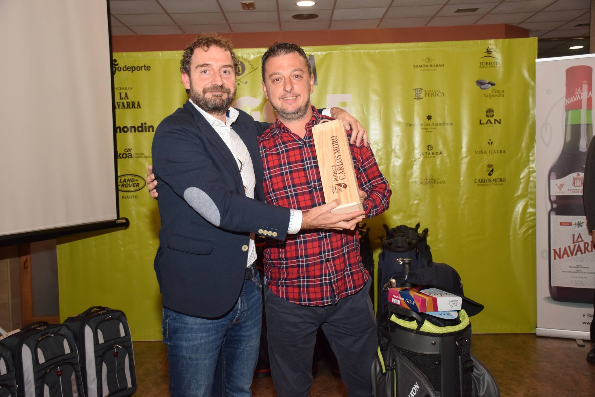 Entrega de premios a los ganadores de la Liga de Golf y Vino. 