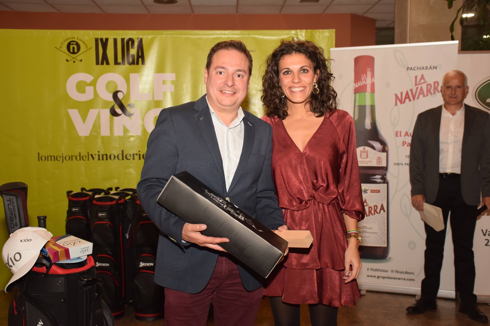 Entrega de premios a los ganadores de la Liga de Golf y Vino. 