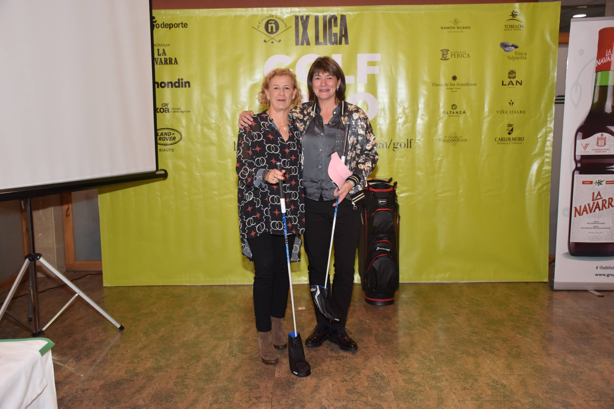 Entrega de premios a los ganadores de la Liga de Golf y Vino. 