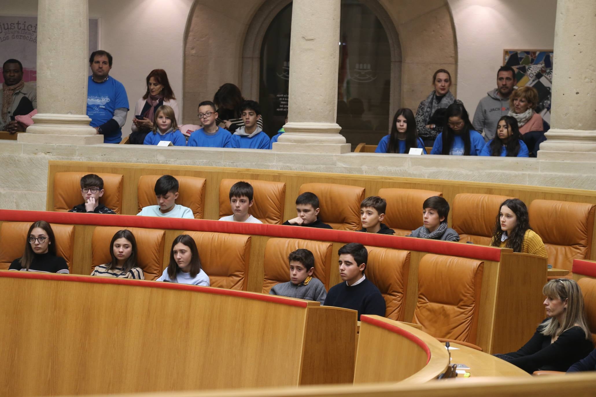 El Parlamento acogió la lectura del Manifiesto con motivo del 30º Aniversario de la Convención sobre los Derechos del Niño por parte del Comité de Unicef en La Rioja.