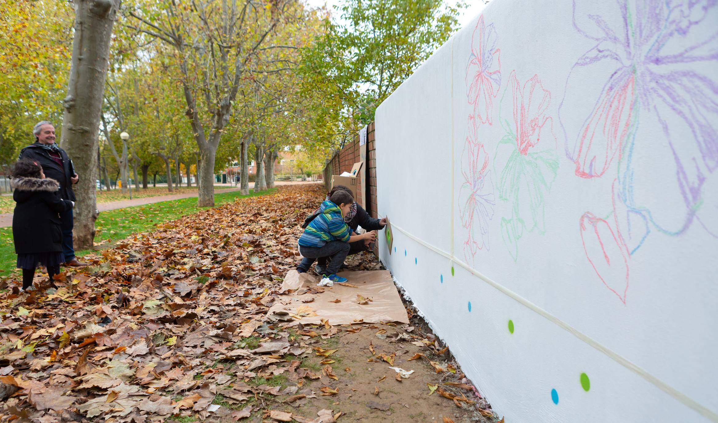 Escolares de Logroño pintan un mural en General Urrutia por las víctimas machistas