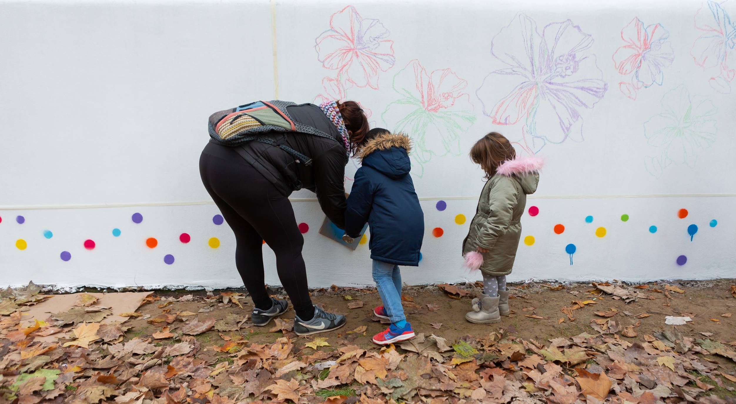 Escolares de Logroño pintan un mural en General Urrutia por las víctimas machistas