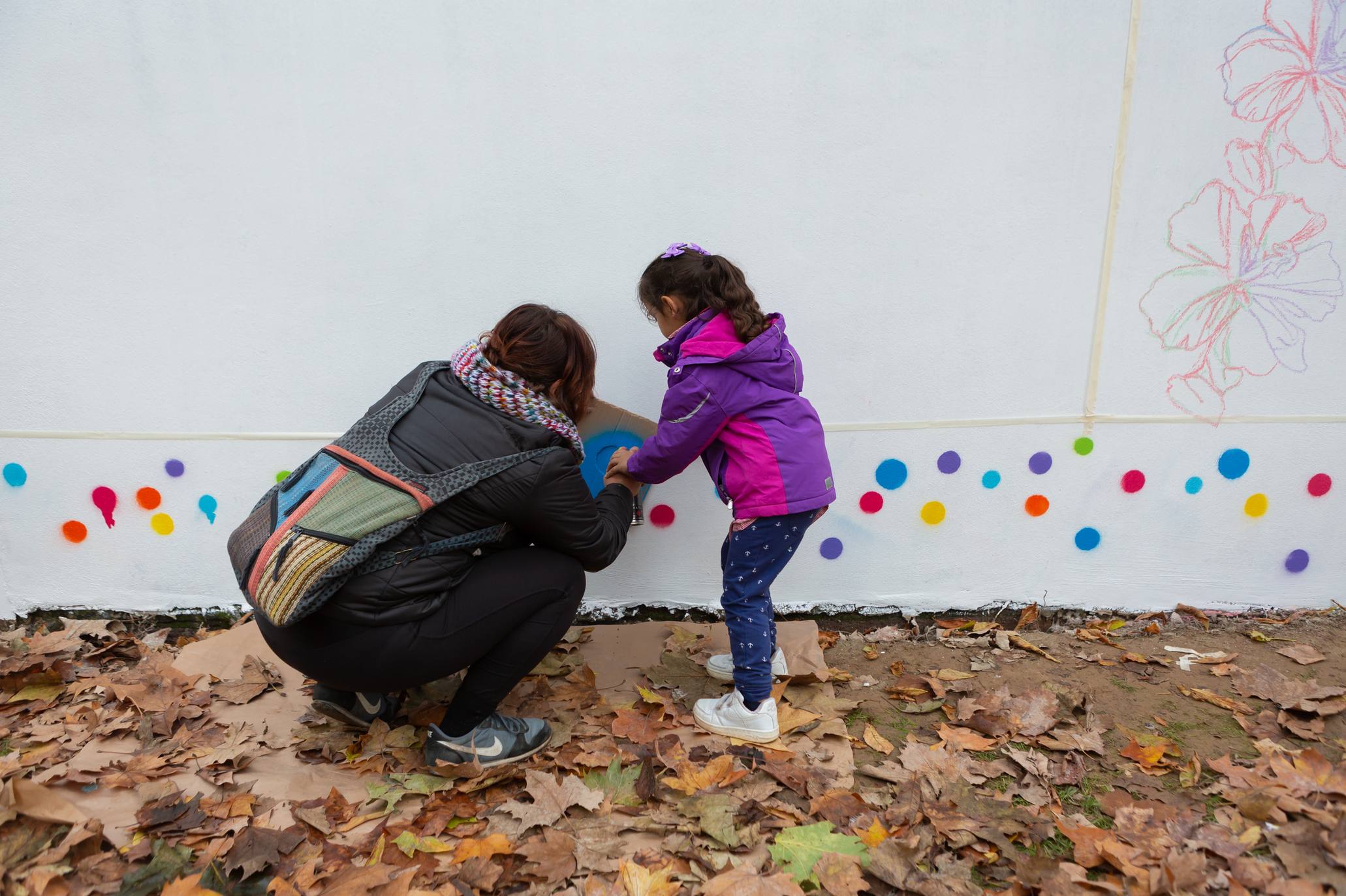 Escolares de Logroño pintan un mural en General Urrutia por las víctimas machistas