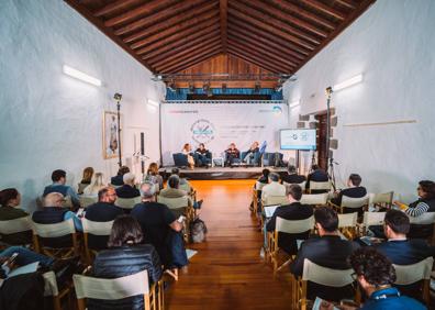 Imagen secundaria 1 - Imágenes tomadas durante el II Congreso Internacional de Periodistas Gastronómicos, en Lanzarote.