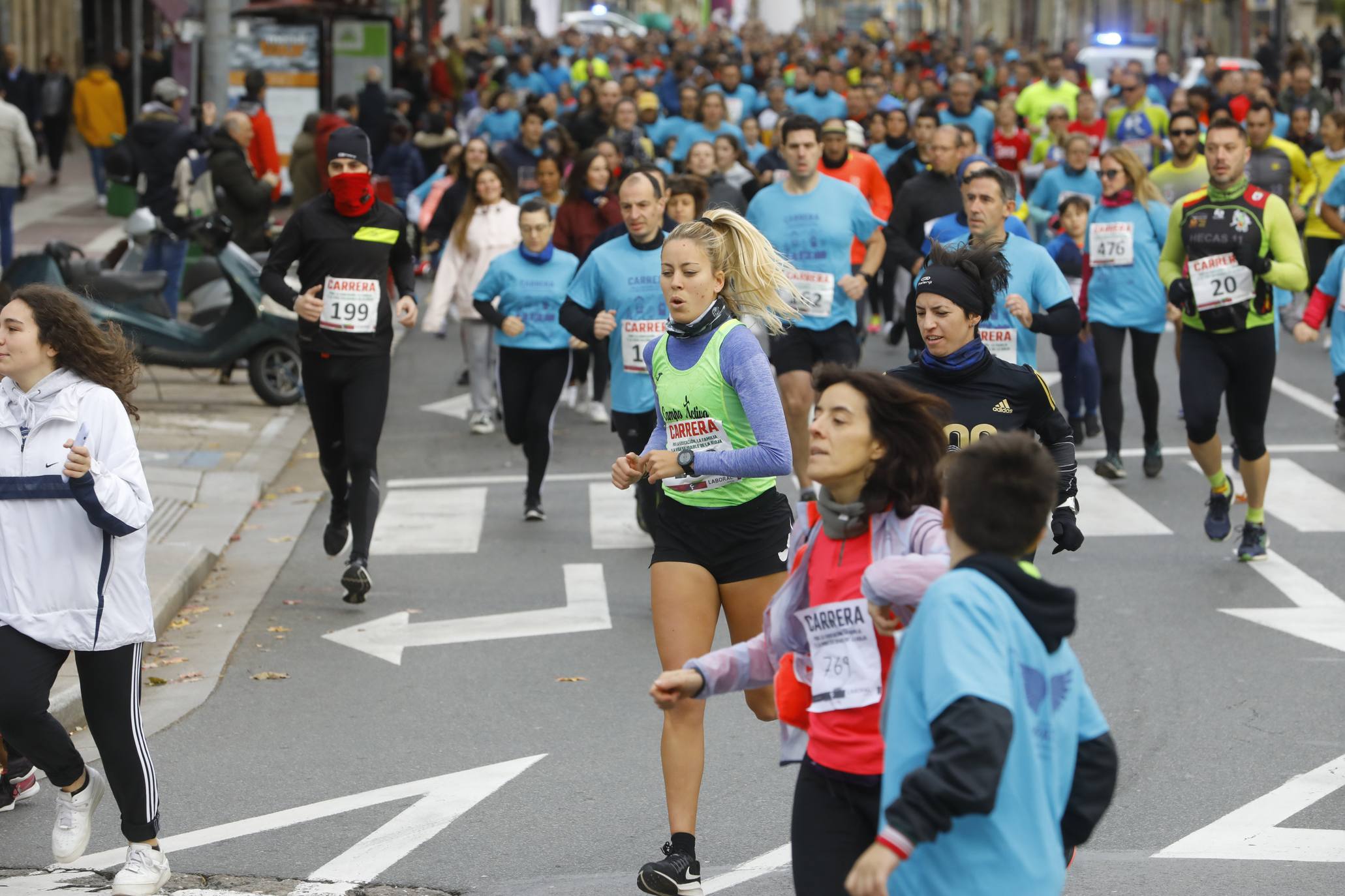 Cientos de familias y amigos han salido este domingo a hacer deporte por la capital riojana... ¡con un ambientazo increíble!