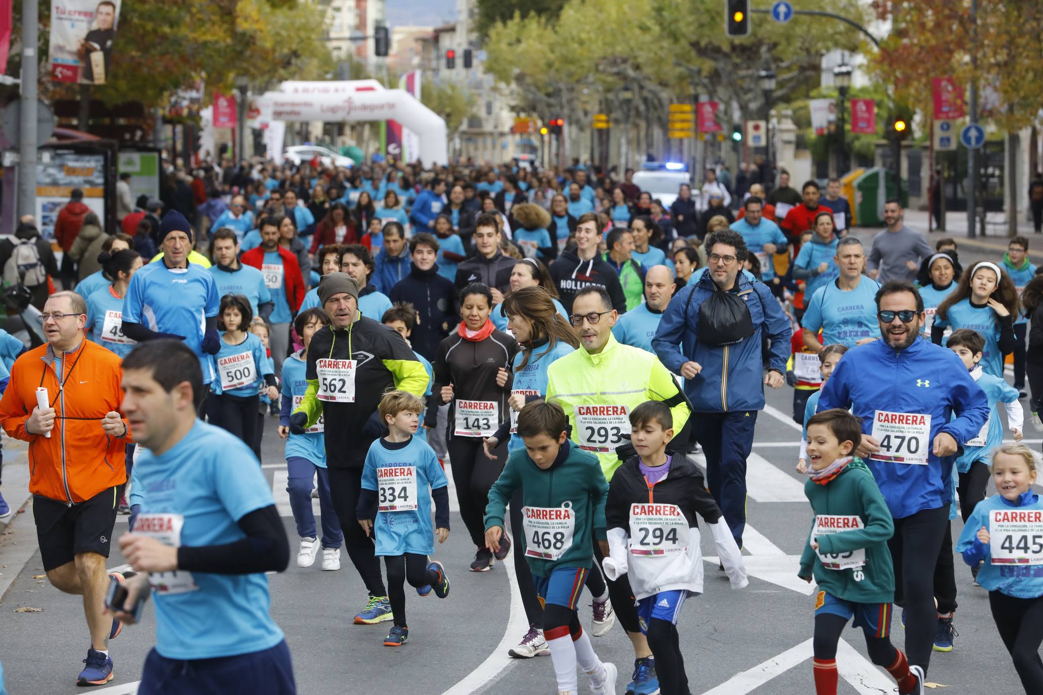 Cientos de familias y amigos han salido este domingo a hacer deporte por la capital riojana... ¡con un ambientazo increíble!