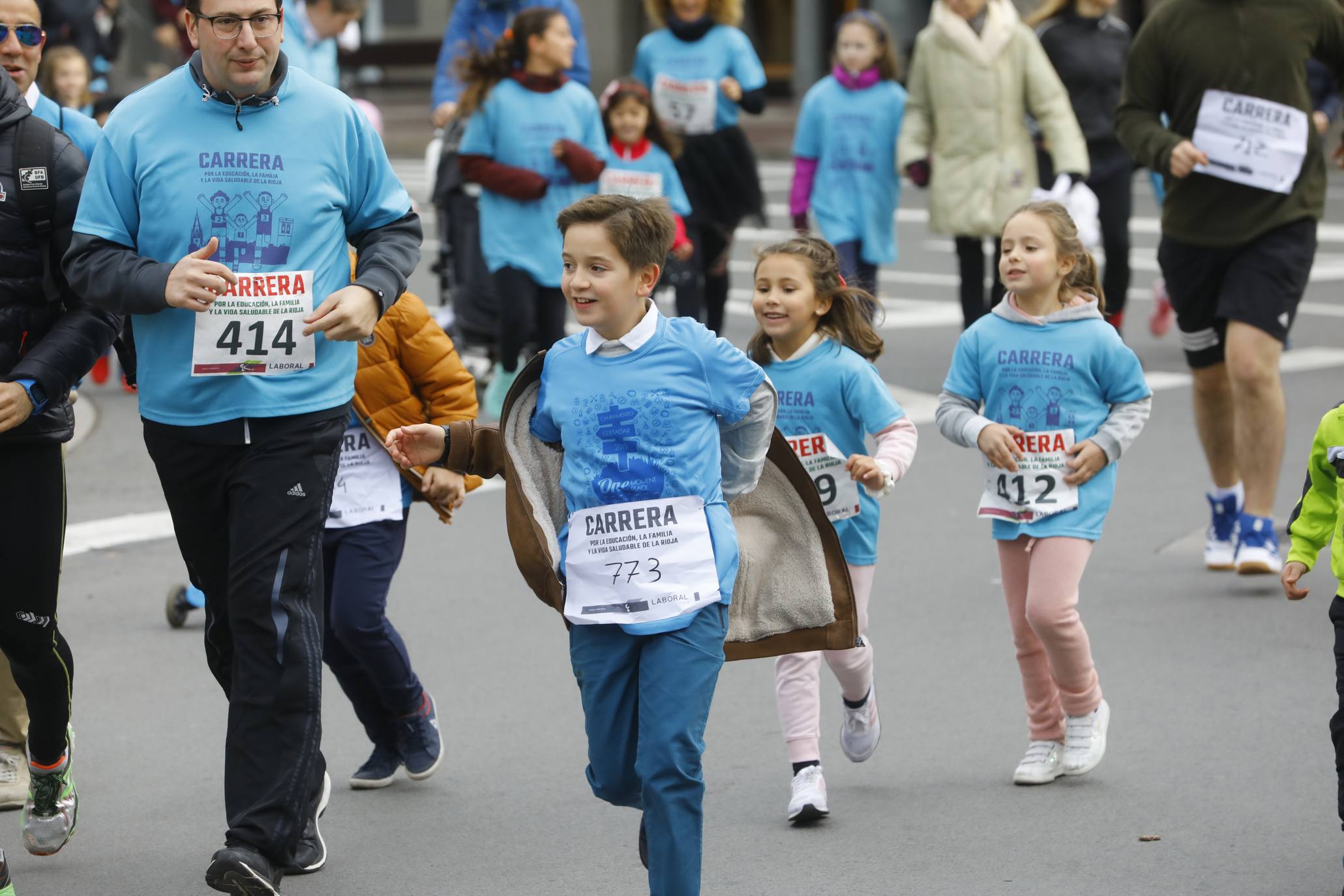 Cientos de familias y amigos han salido este domingo a hacer deporte por la capital riojana... ¡con un ambientazo increíble!