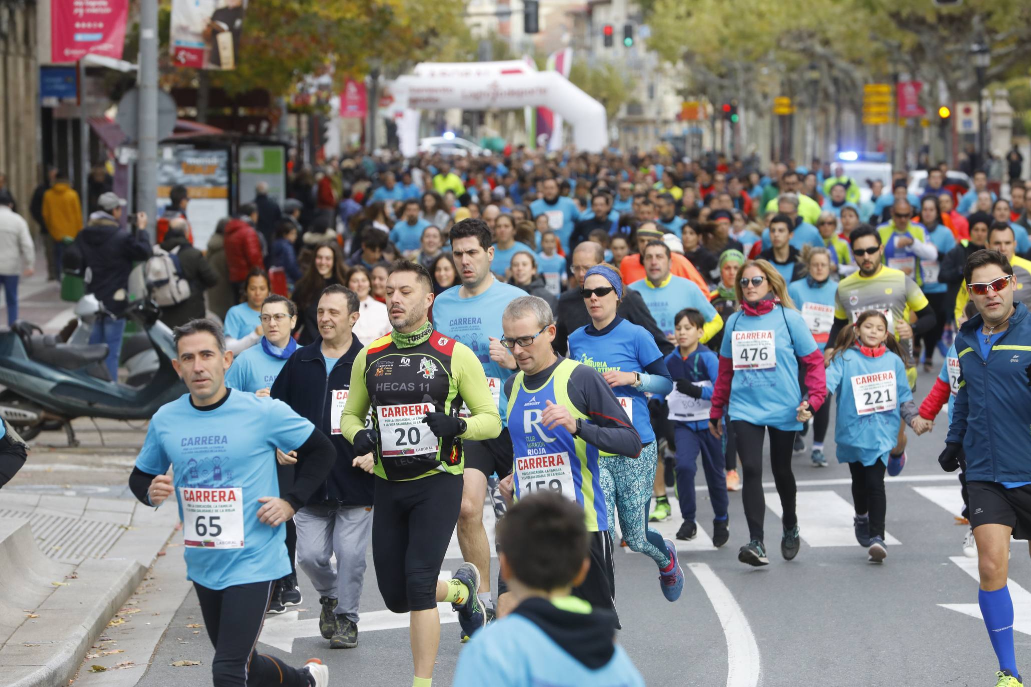 Cientos de familias y amigos han salido este domingo a hacer deporte por la capital riojana... ¡con un ambientazo increíble!