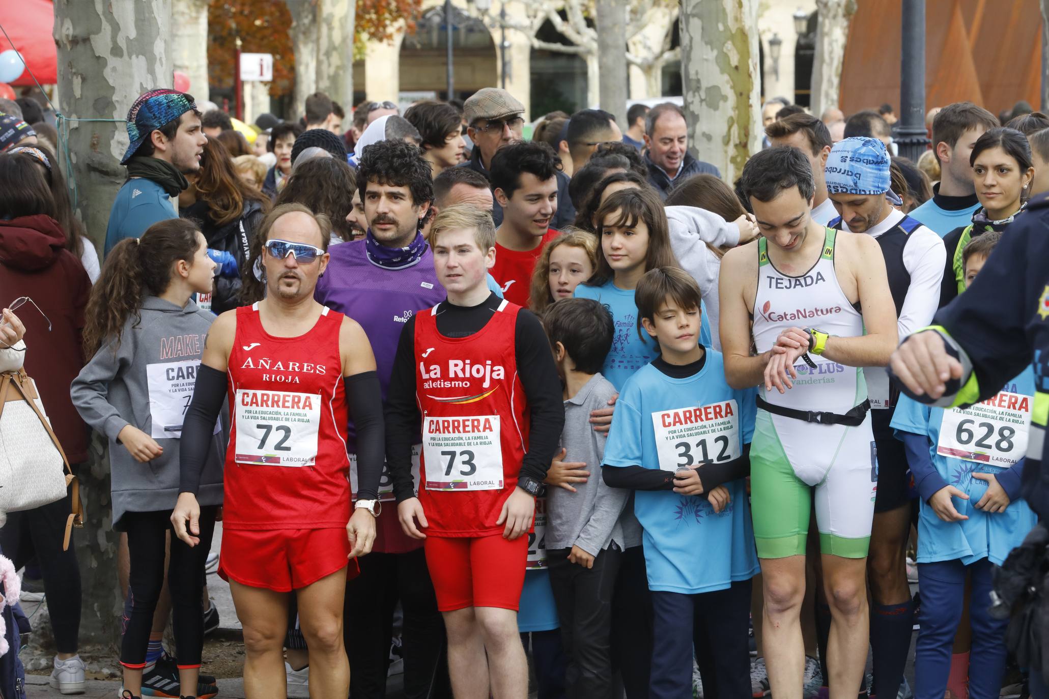 Cientos de familias y amigos han salido este domingo a hacer deporte por la capital riojana... ¡con un ambientazo increíble!