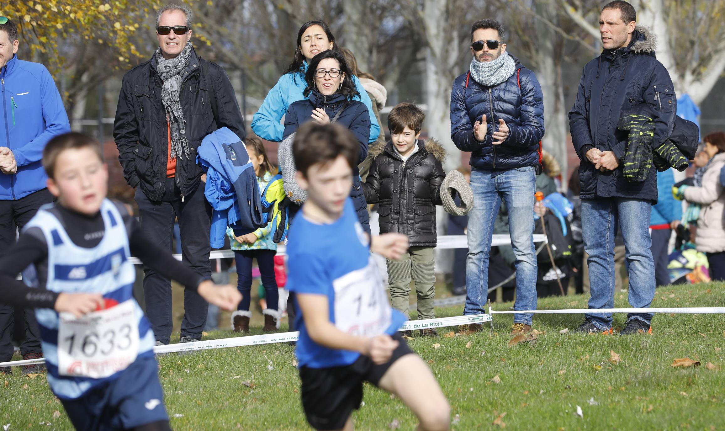 La galería de imágenes de la jornada de Cross en el municipio lo resume todo: mucho ambiente, risas y ejercicio físico en un día muy especial para todos los pequeños guerreros