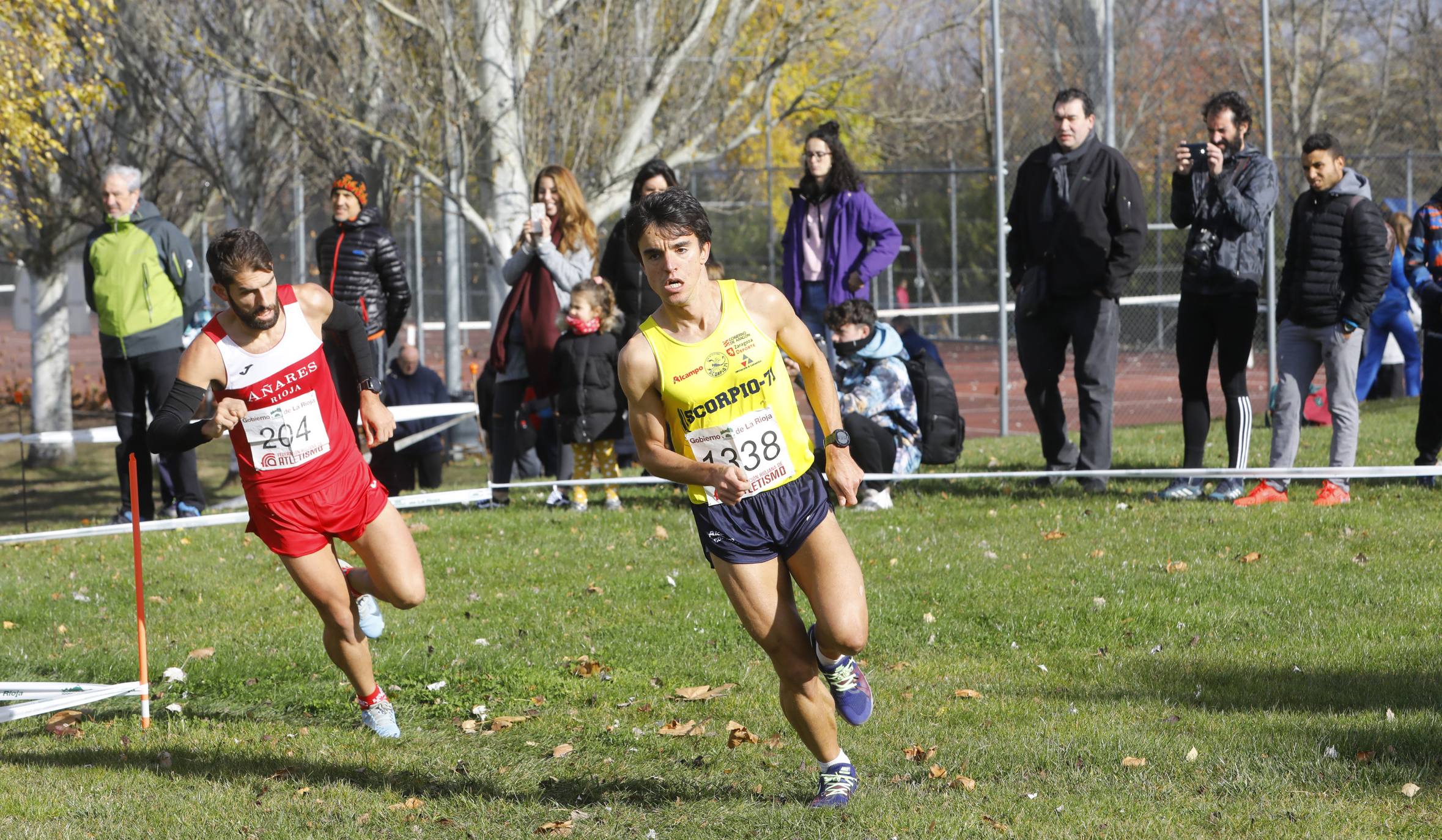 La galería de imágenes de la jornada de Cross en el municipio lo resume todo: mucho ambiente, risas y ejercicio físico en un día muy especial para todos los pequeños guerreros