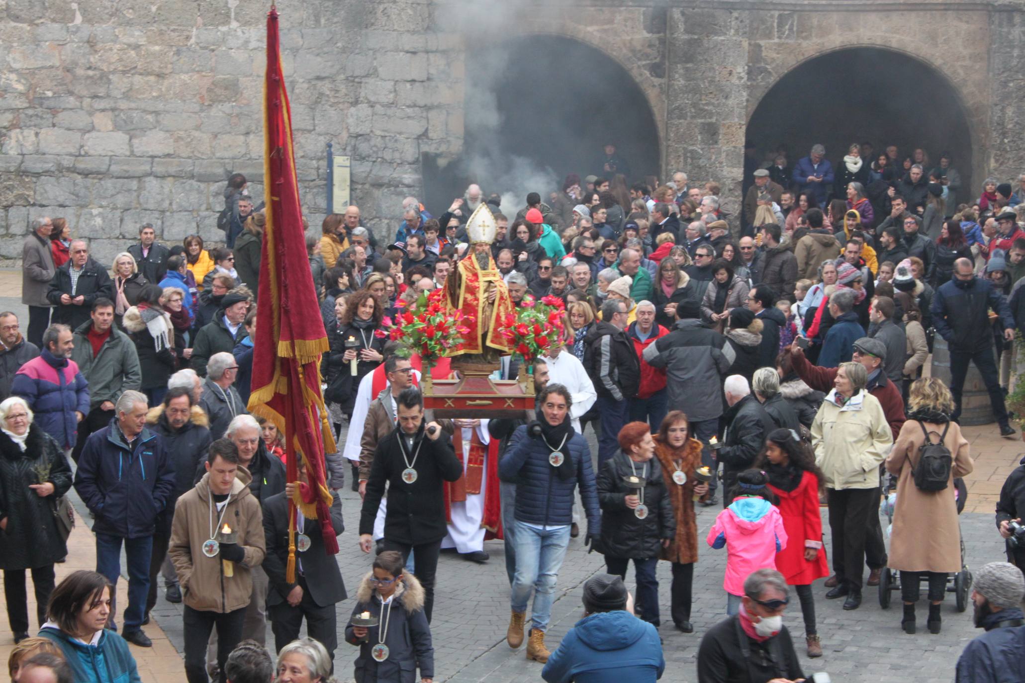 Impresionante, como cada año, la Procesión del Humo de Arnedillo. 