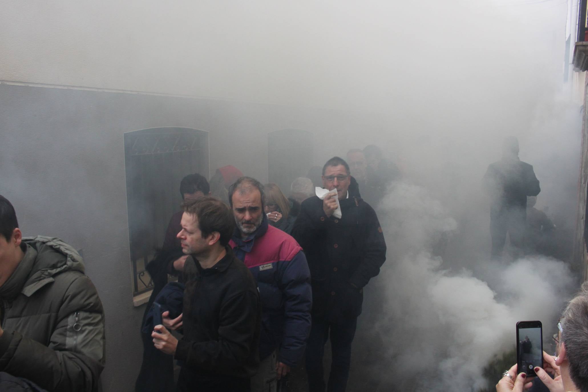 Impresionante, como cada año, la Procesión del Humo de Arnedillo. 