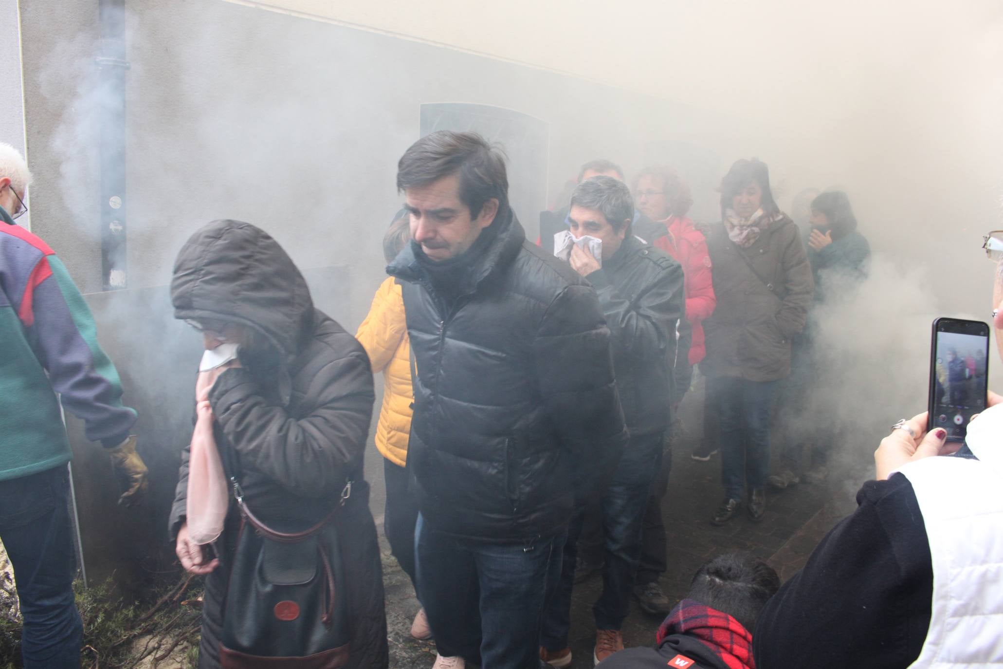 Impresionante, como cada año, la Procesión del Humo de Arnedillo. 