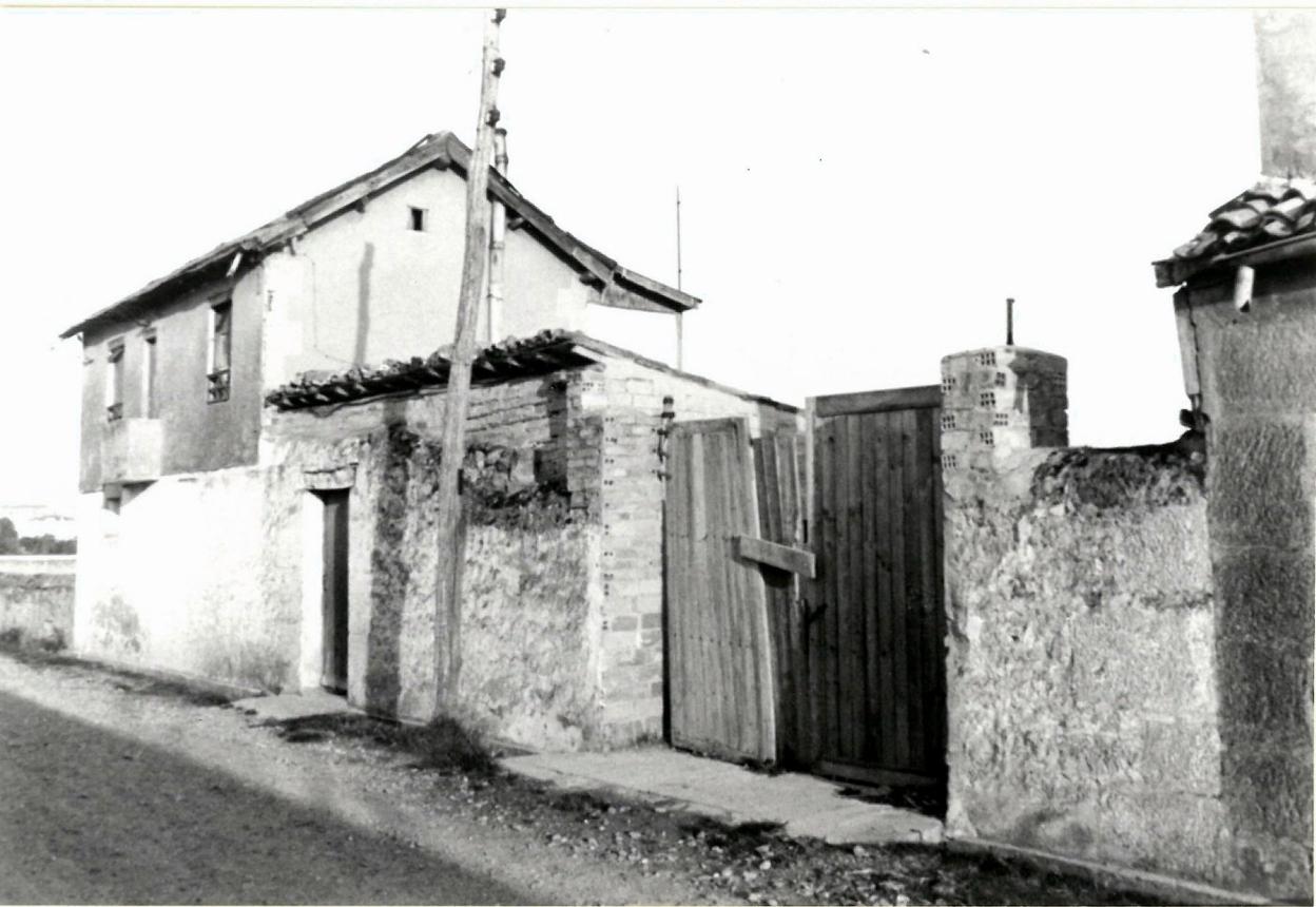 Imagen de la primera quesería de la firma Lácteos Martínez, en el Camino de Alméndora de Haro, en el año 1961. 