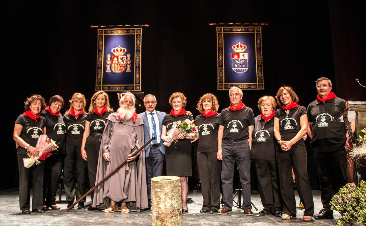 Miembros de la Asociación Teatral Calceatense, durante un acto del pasado mes de mayo.