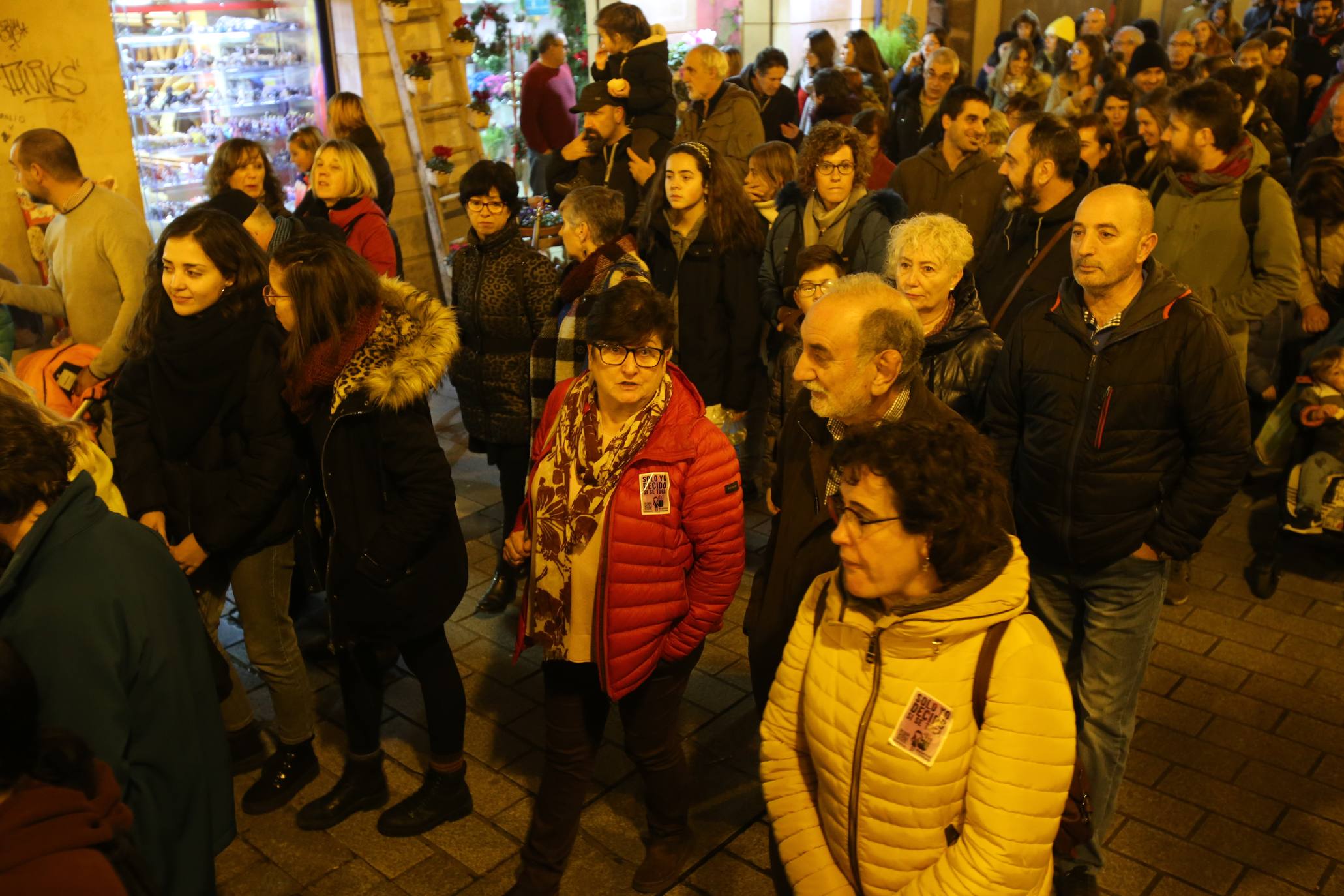 Una concentración ha tenido lugar en El Espolón y la otra ha discurrido por la calle Portales. 