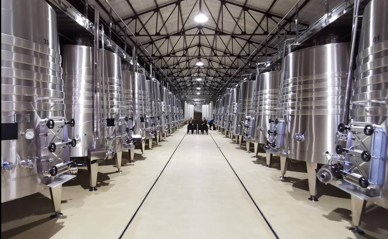 La nueva sala de vinificación destinada a los grandes reservas y al vino Imperio.