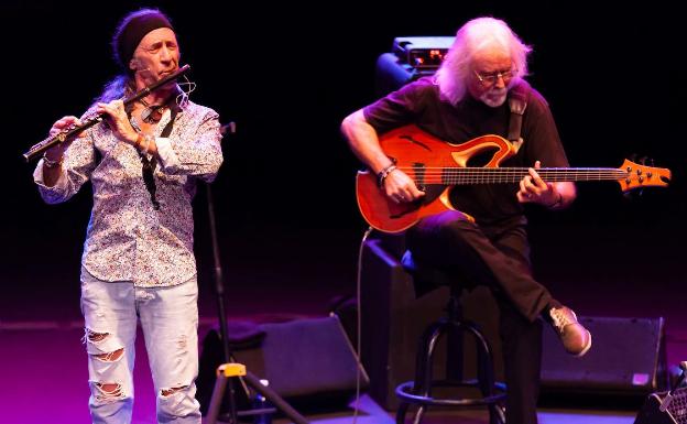 Jorge Pardo y Carles Benavent durante la actuación en el Festival de Jazz de Madrid