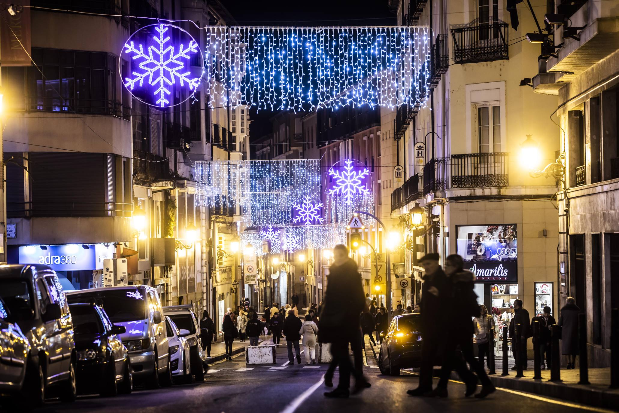 Las luces de Navidad iluminan Logroño