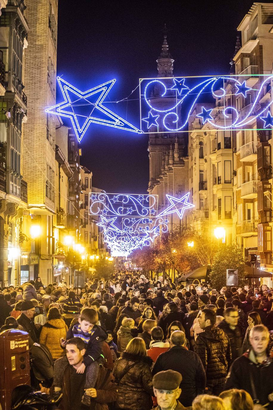 Las luces de Navidad iluminan Logroño