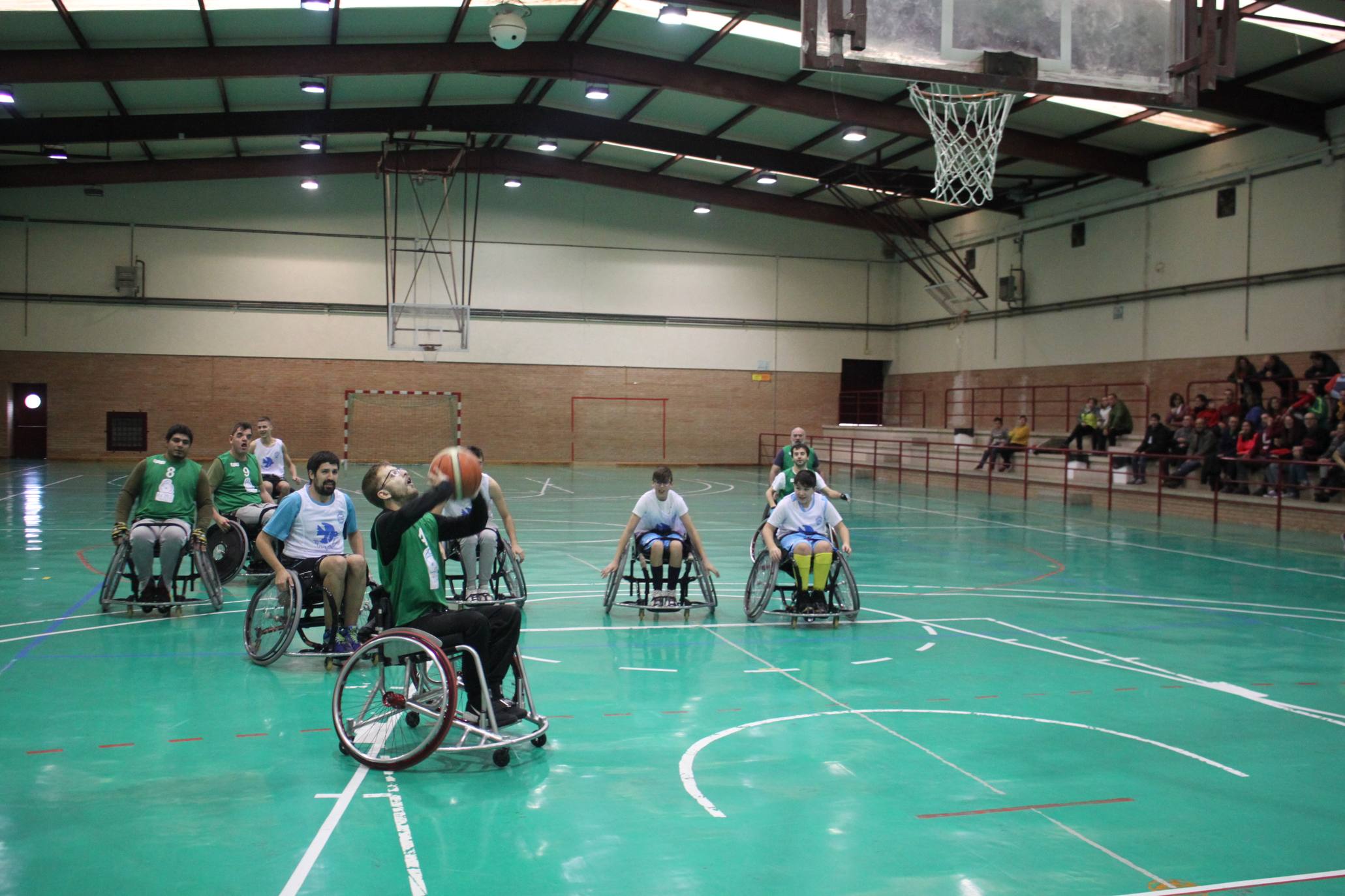 Fotos: Baloncesto en silla de ruedas en la Semana de la Discapacidad de Arnedo