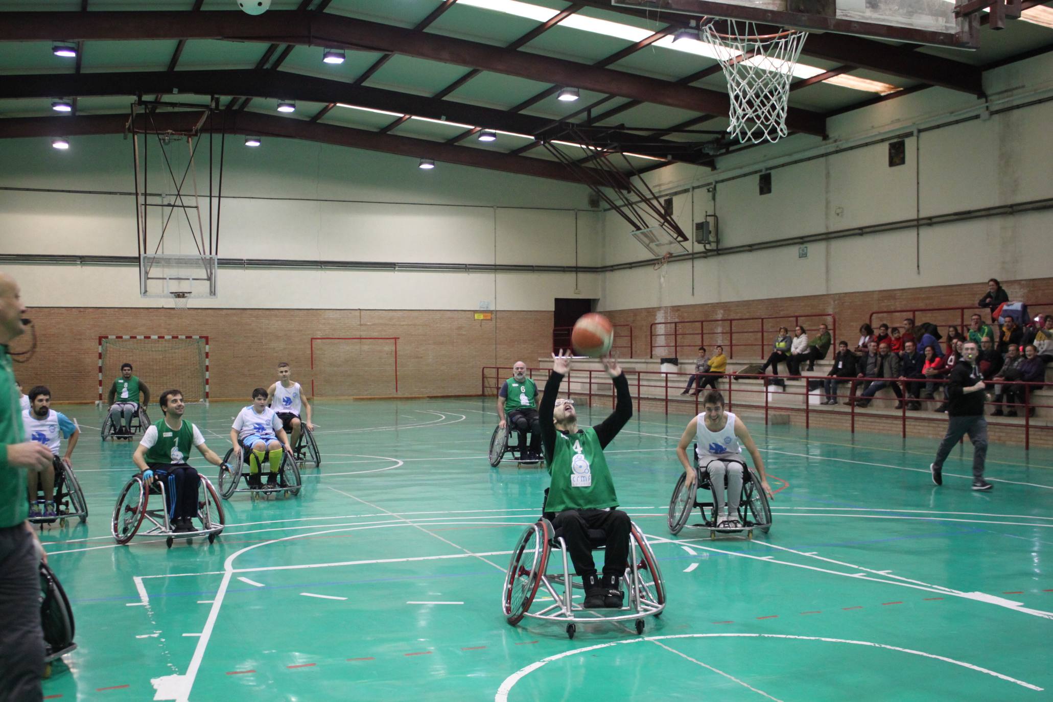Fotos: Baloncesto en silla de ruedas en la Semana de la Discapacidad de Arnedo