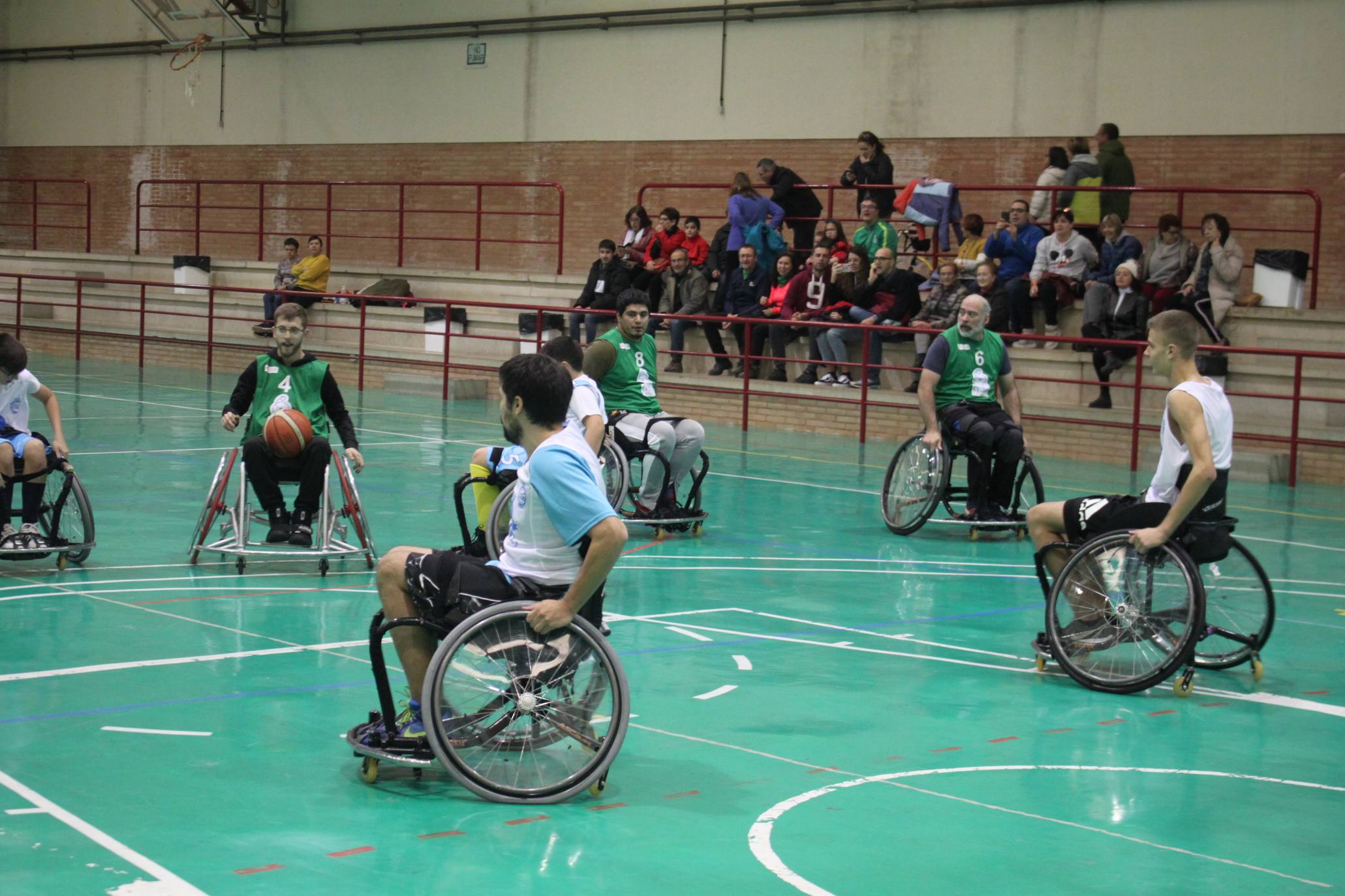 Fotos: Baloncesto en silla de ruedas en la Semana de la Discapacidad de Arnedo