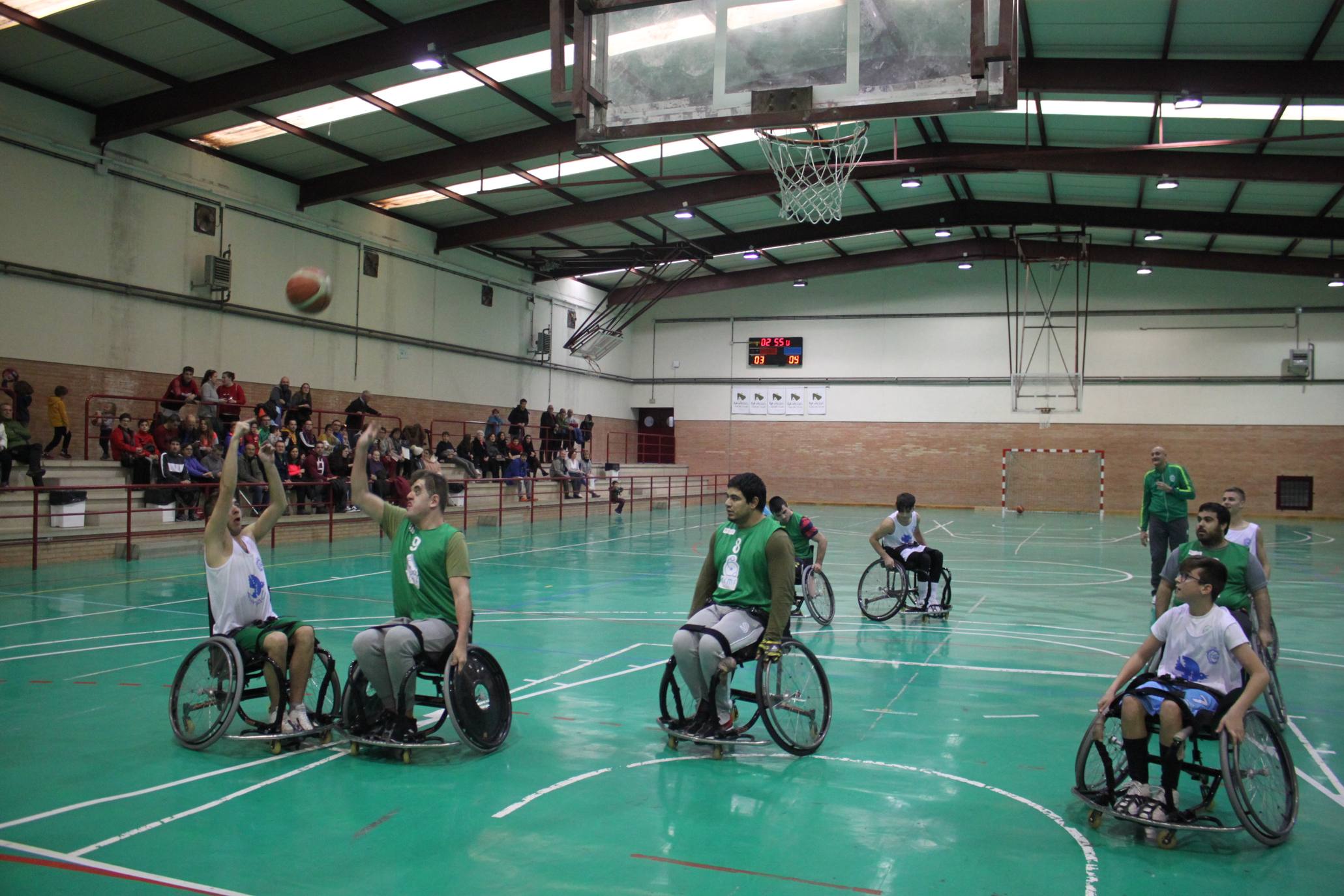 Fotos: Baloncesto en silla de ruedas en la Semana de la Discapacidad de Arnedo