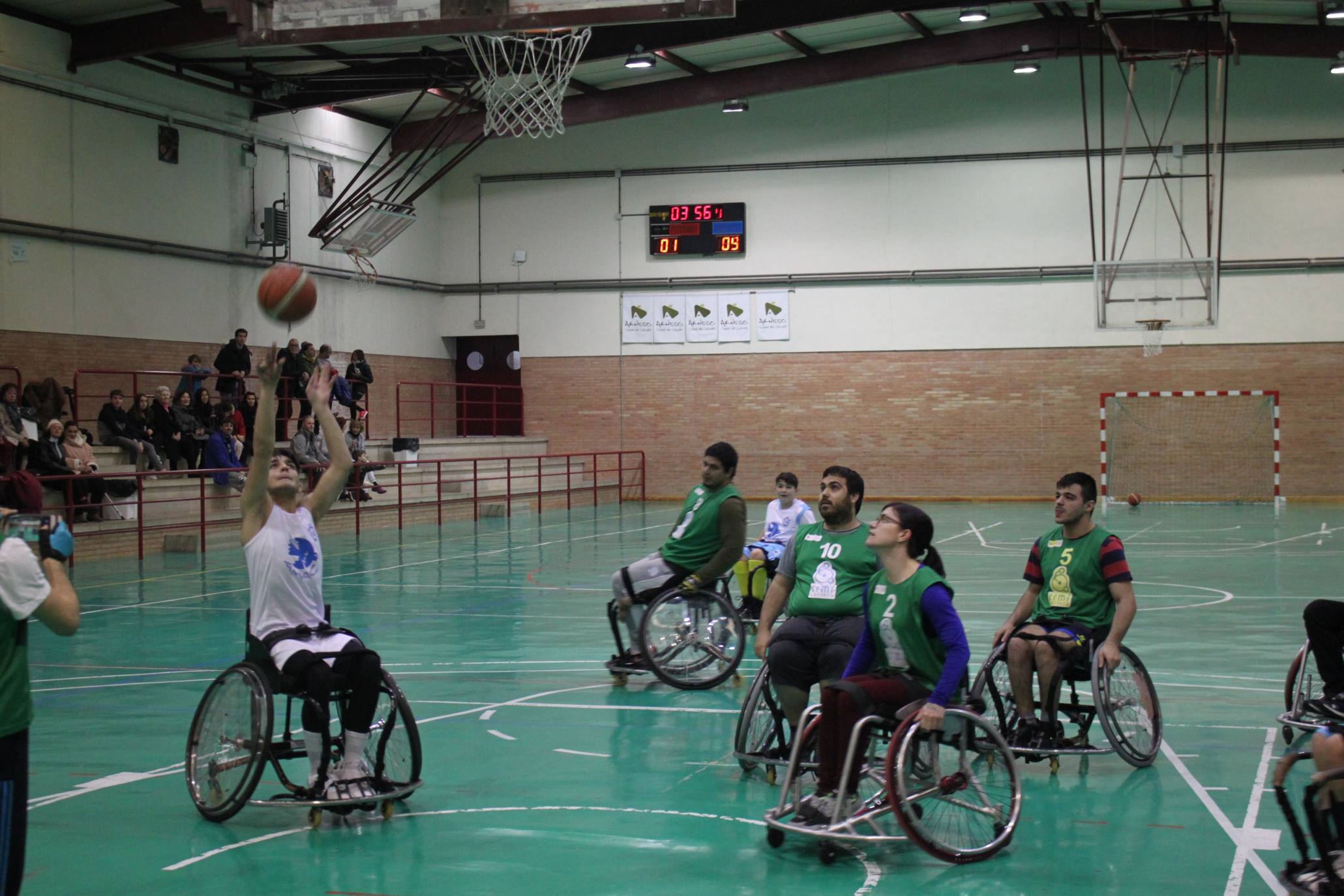 Fotos: Baloncesto en silla de ruedas en la Semana de la Discapacidad de Arnedo