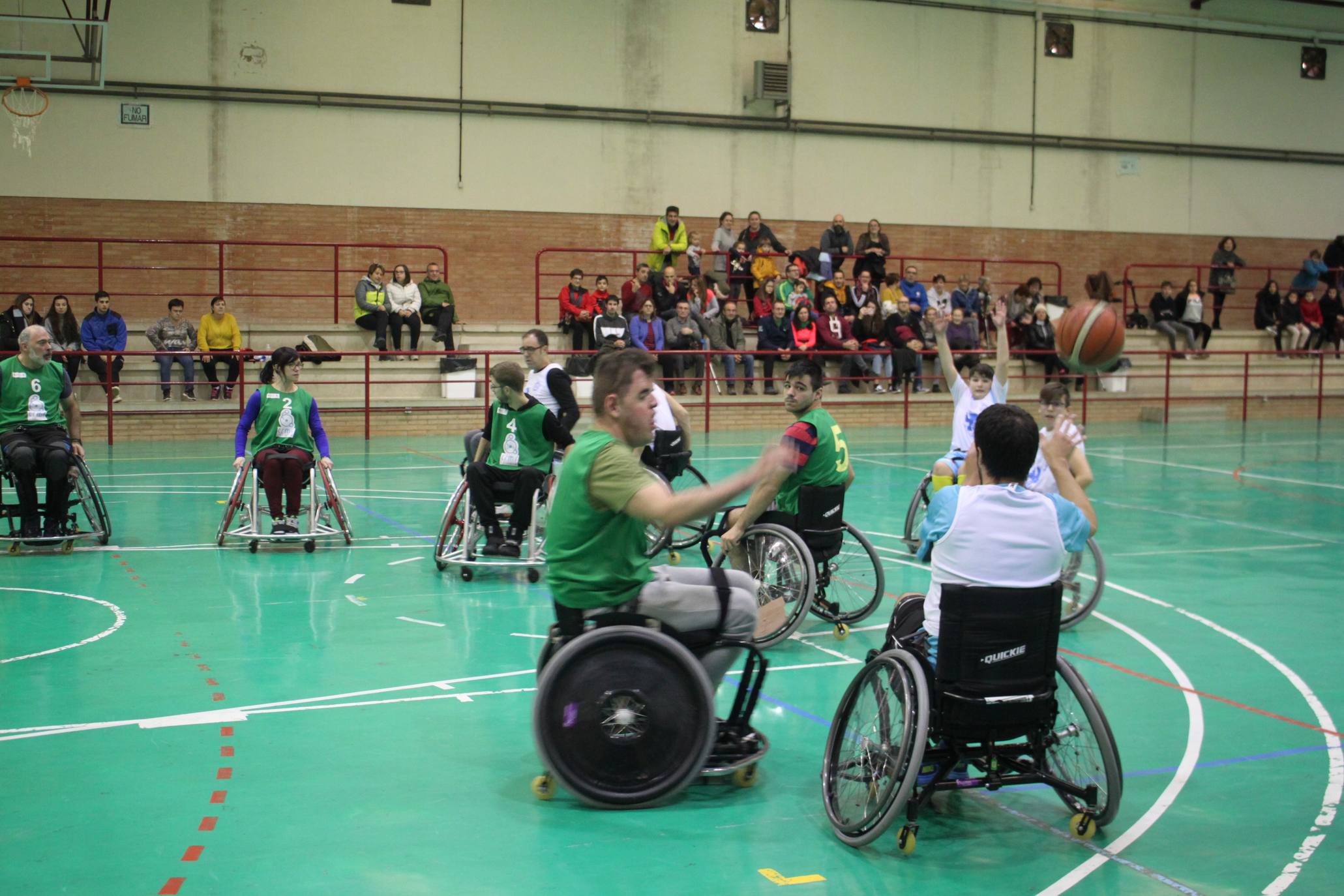 Fotos: Baloncesto en silla de ruedas en la Semana de la Discapacidad de Arnedo